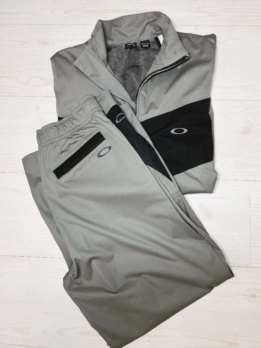 Vintage 2008 Oakley Tech Tracksuit Set Gray/Black Windbreaker Jacket & Pants M - Picture 2 of 8